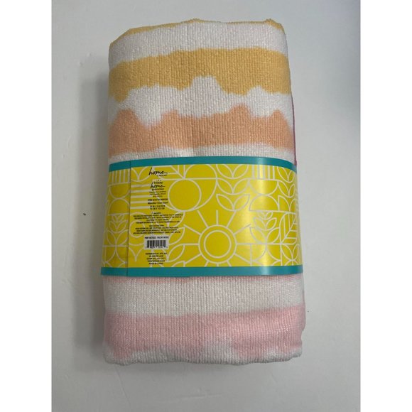 NWT- Beach Towel - Picture 2 of 4